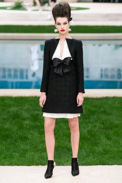 Look 25